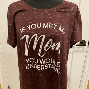 Maurices maroon graphic tee